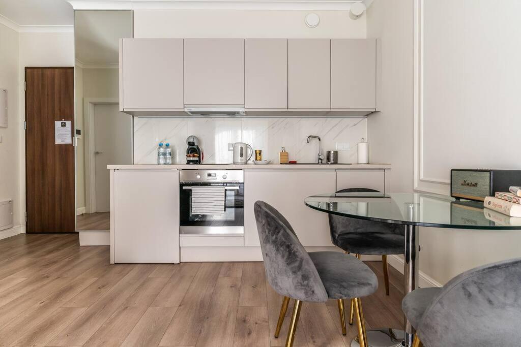 Golden Apartments -City Center - Mennica Residence วอร์ซอ ภายนอก รูปภาพ