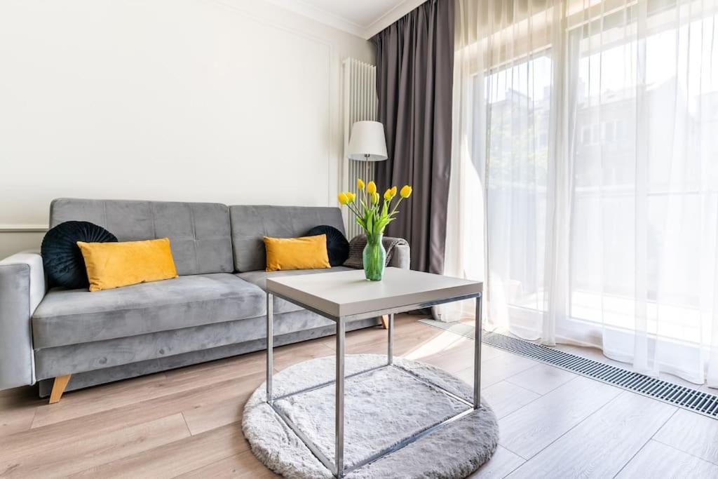 Golden Apartments -City Center - Mennica Residence วอร์ซอ ภายนอก รูปภาพ